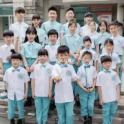 广东旅游学校校服的设计风格是什么样的?