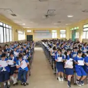 许昌市高中2017年成绩中有多少学生取得了优秀成绩?