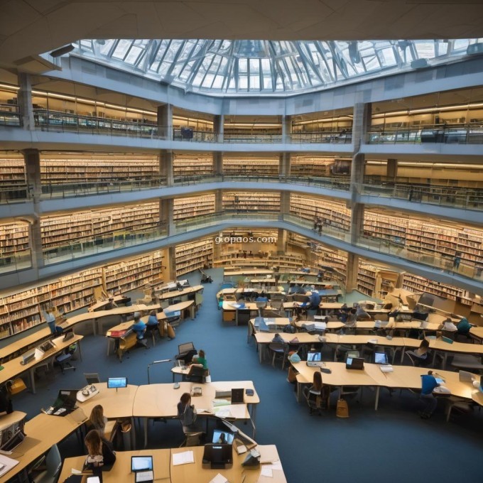 这所大学图书馆有多少平方米面积以及容纳多少学生同时使用呢？