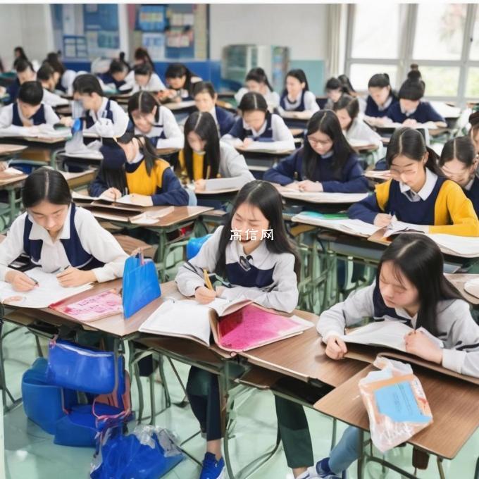 南昌江右高中在2023年哪个年度的分数线排名最低?